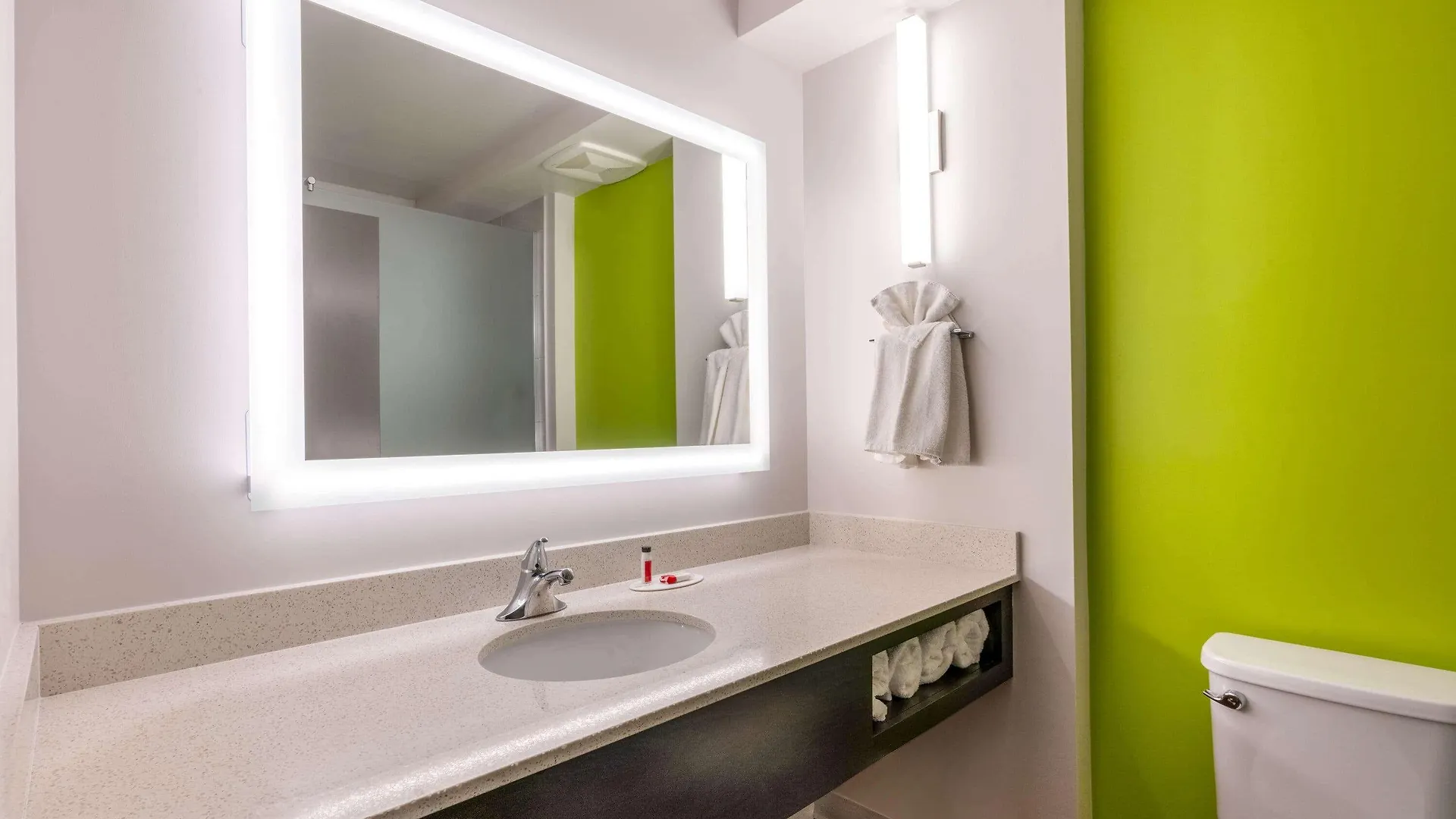 Hotel Super 8 By Wyndham Winnipeg East Mb